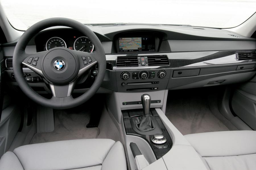 Торпедо BMW 545i Touring (E61) 2004 года  (WW) (фото 16 из 42)